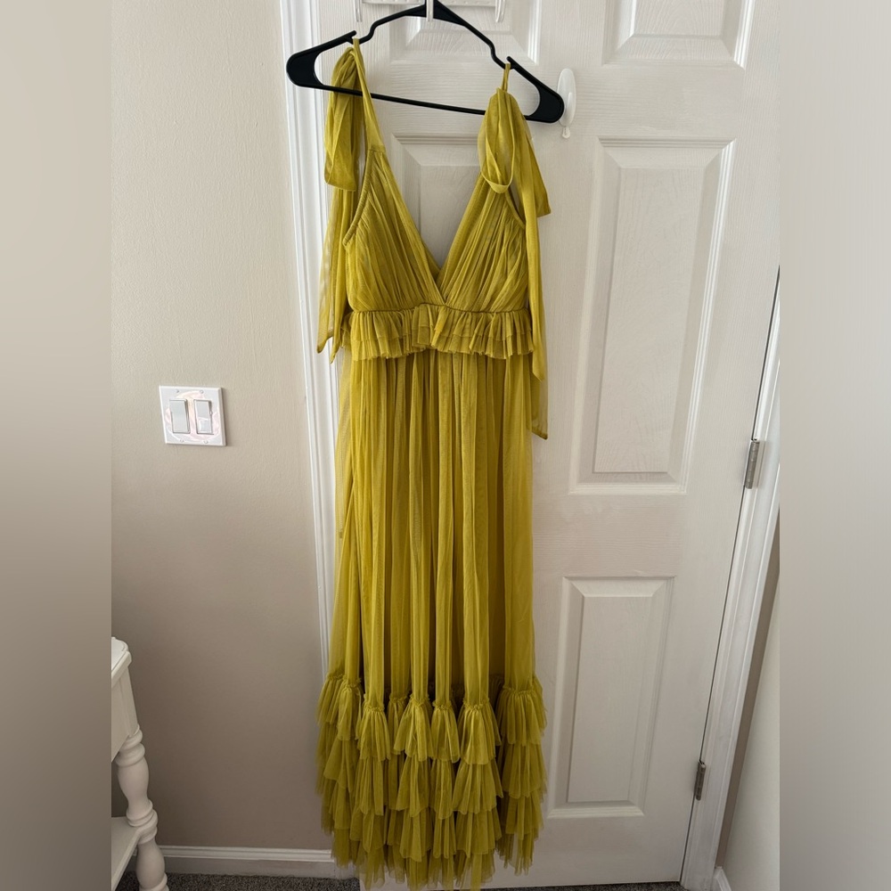 Tulle Tie Shoulder V neck maxi dress- NastyGal